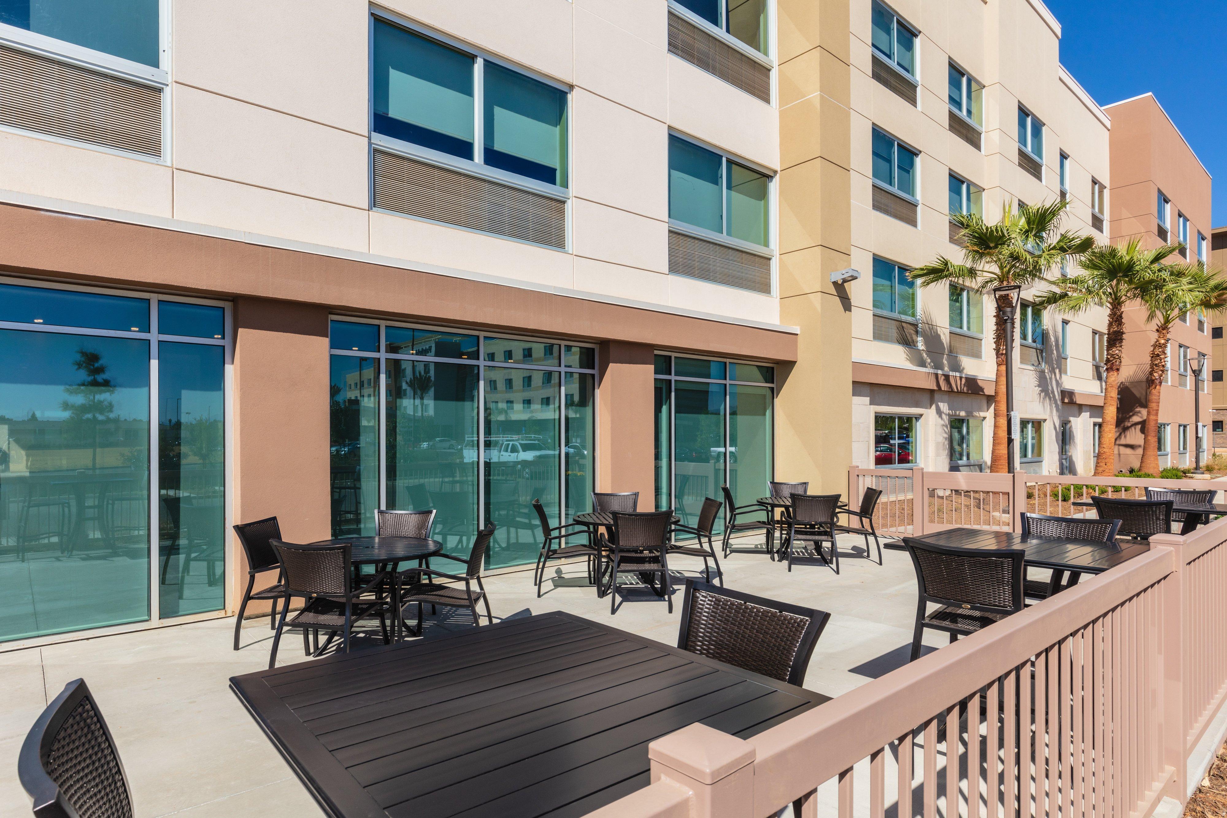 Holiday Inn Express & Suites - Moreno Valley - Riverside By Ihg Bagian luar foto