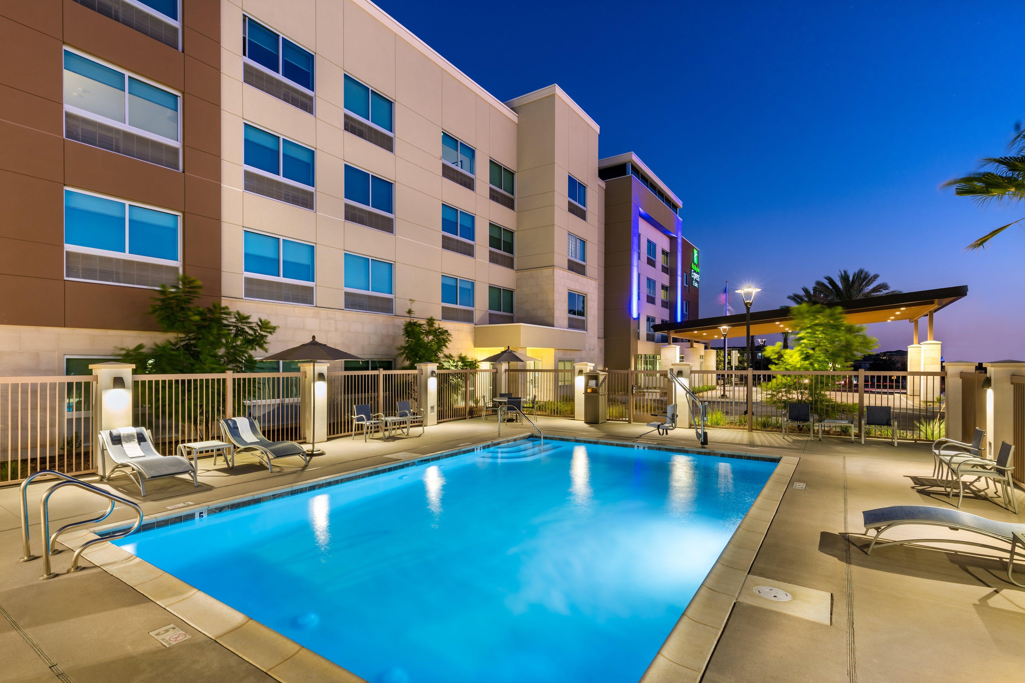 Holiday Inn Express & Suites - Moreno Valley - Riverside By Ihg Bagian luar foto