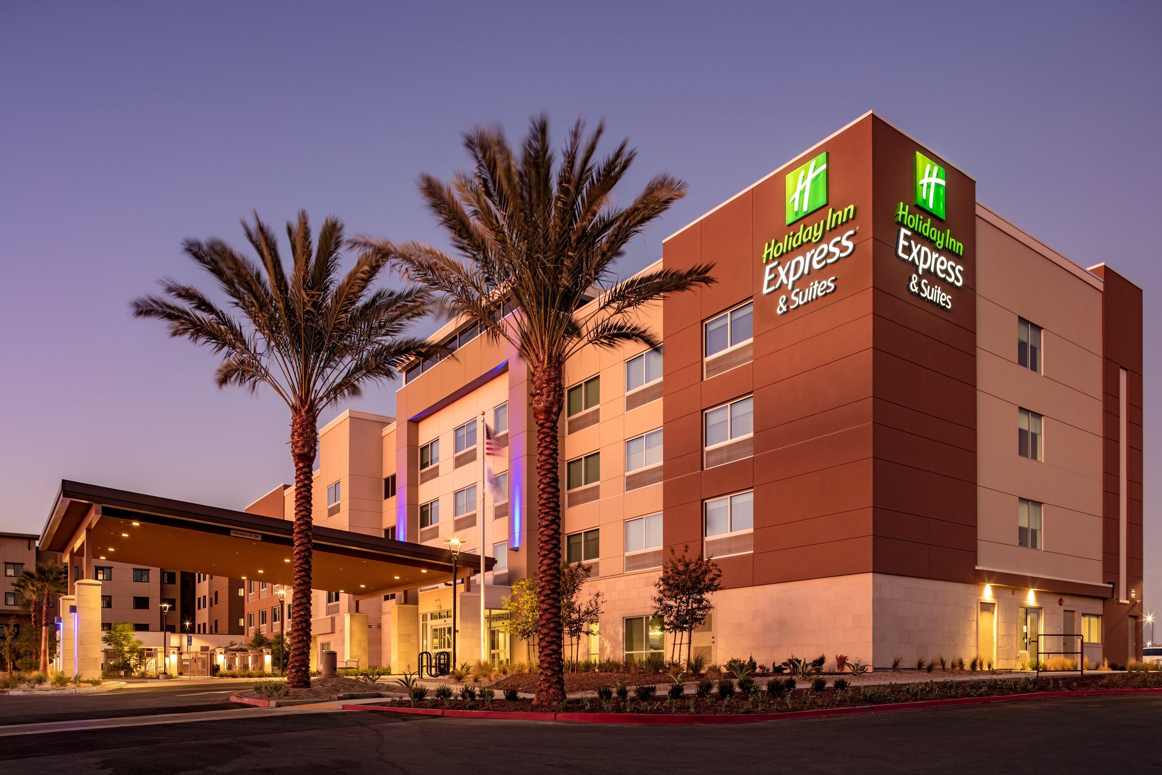Holiday Inn Express & Suites - Moreno Valley - Riverside By Ihg Bagian luar foto